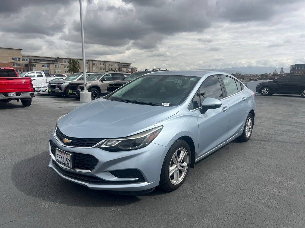Used 2018 Chevrolet Cruze LT FWD image 1