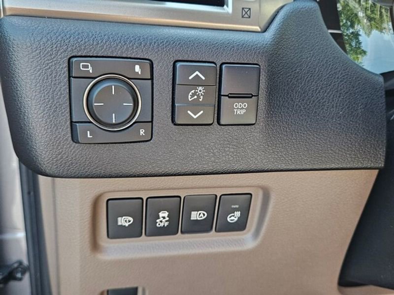 Used 2021 Lexus GX 460 Premium image 32