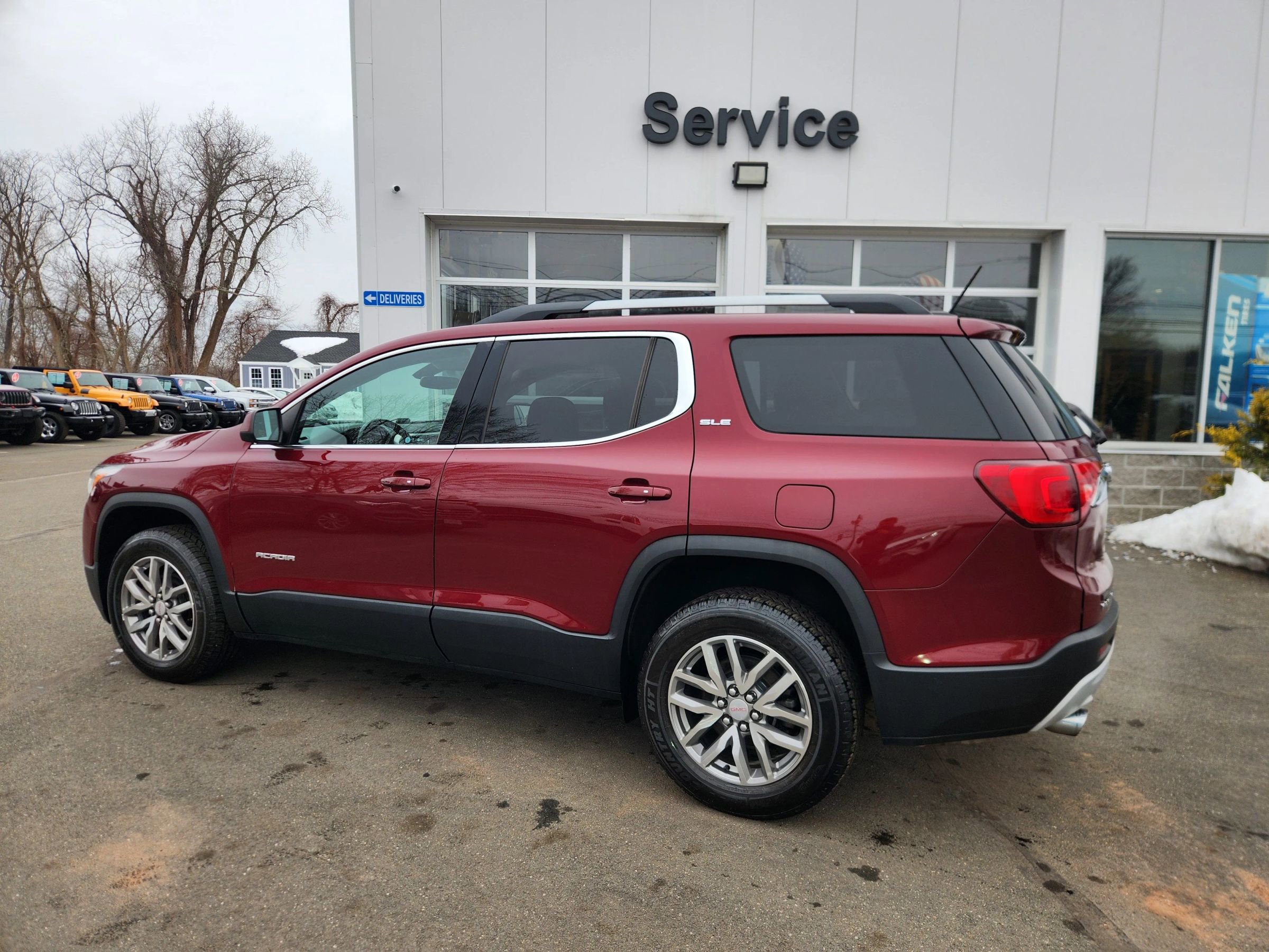 Used 2017 GMC Acadia SLE image 10