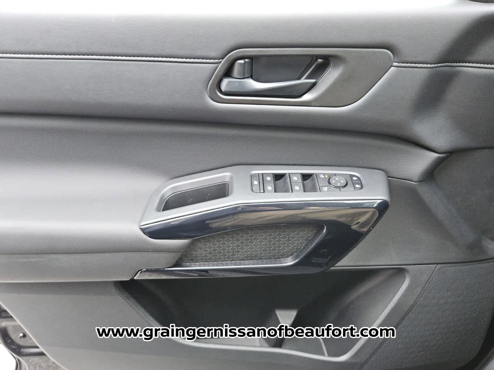 New 2026 Nissan Pathfinder SV FWD image 15