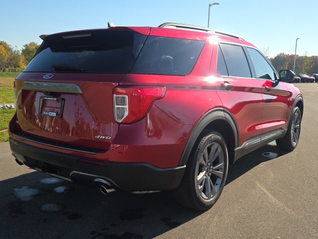Used 2023 Ford Explorer XLT w/ Equipment Group 202A AWD/4WD image 7