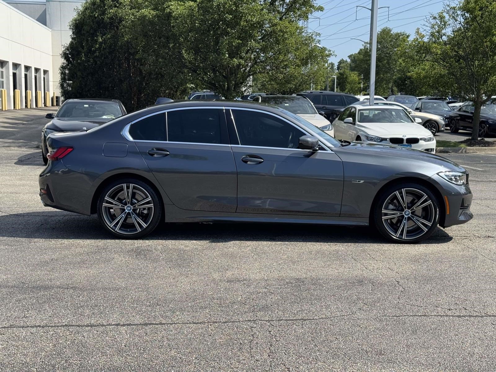 Used 2022 BMW 330e w/ Convenience Package RWD image 4
