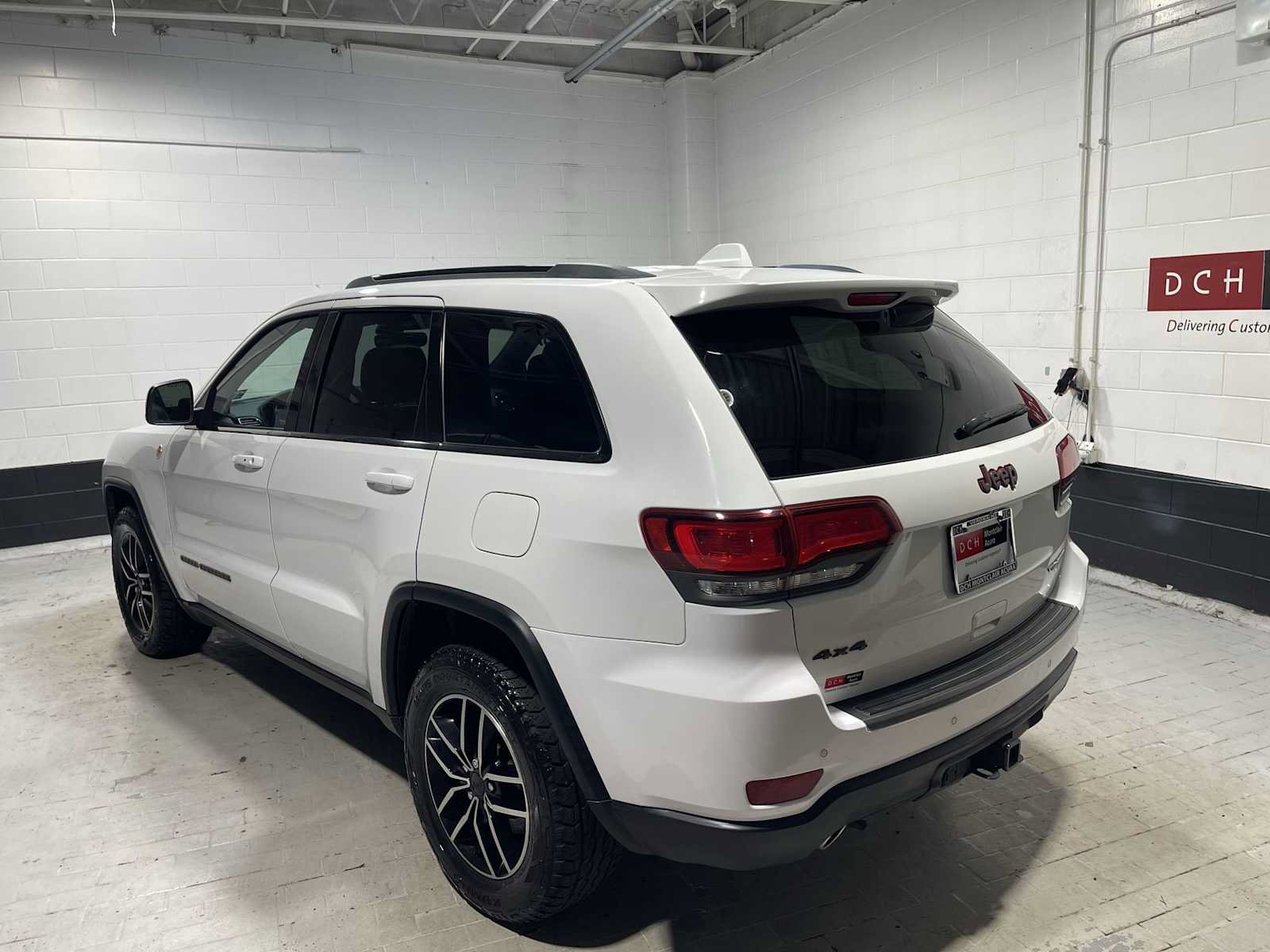 Used 2020 Jeep Grand Cherokee Trailhawk AWD/4WD image 4