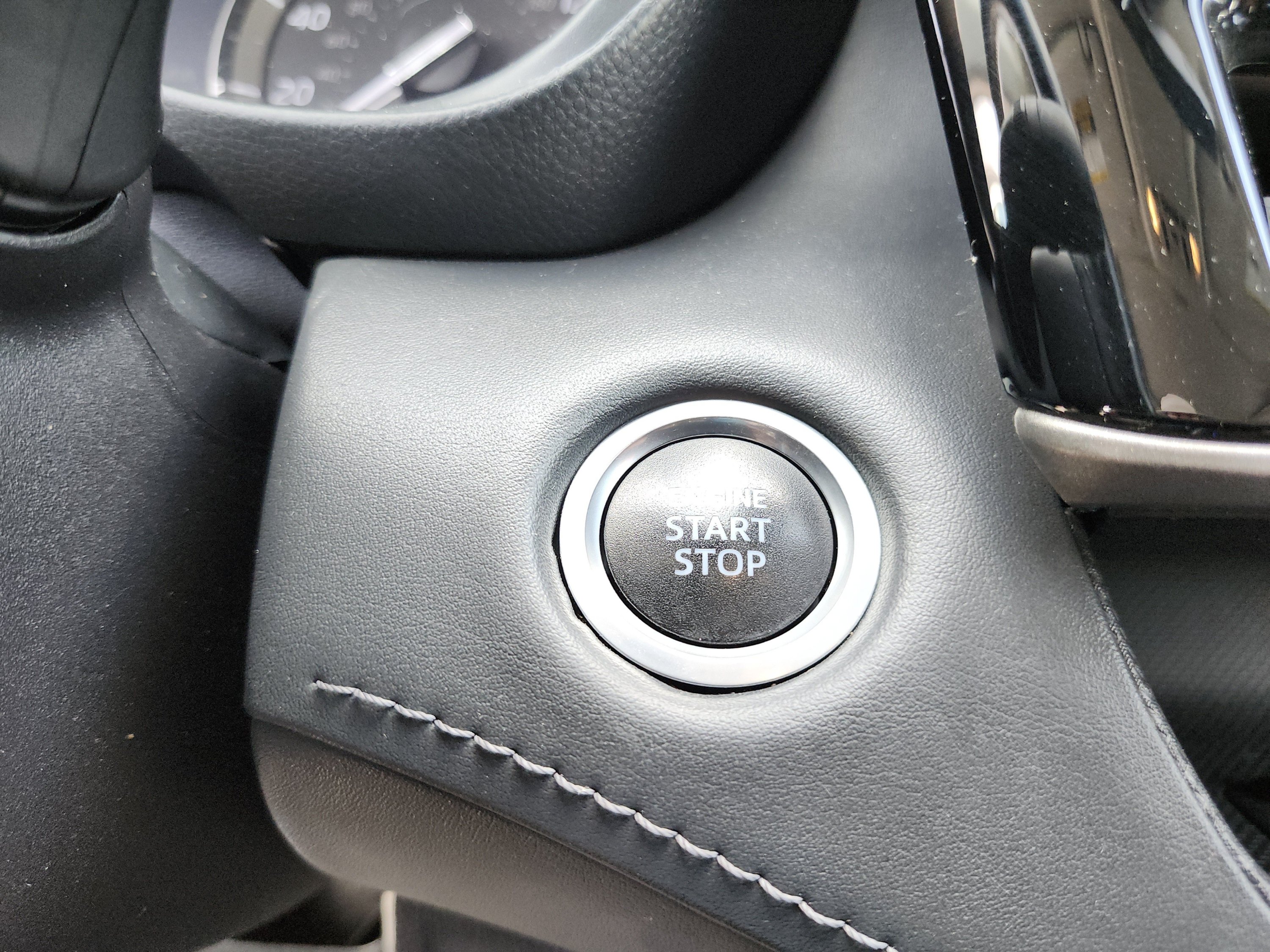 Used 2021 Toyota Highlander XLE FWD image 29