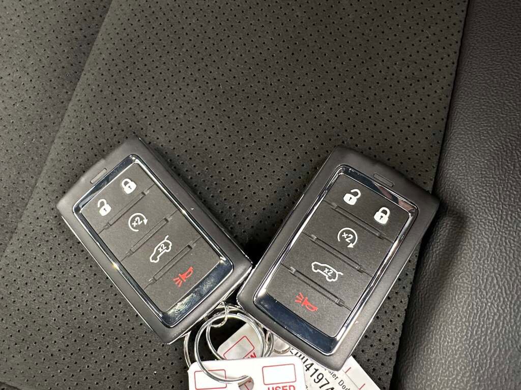 New 2025 Jeep Grand Cherokee L Laredo image 29