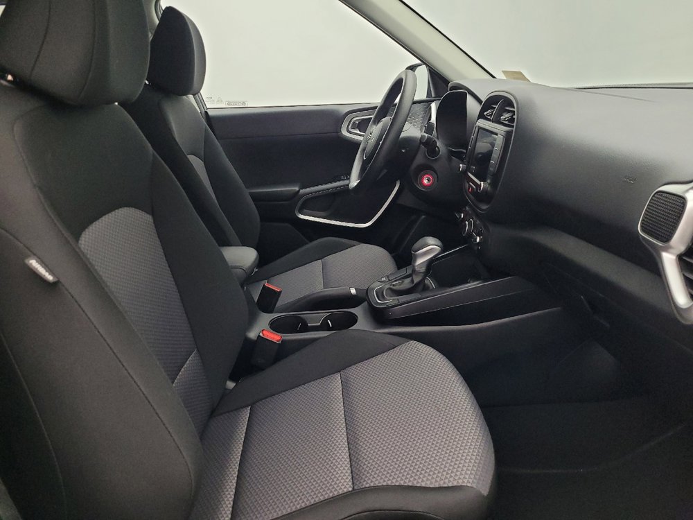Used 2025 Kia Soul LX image 21