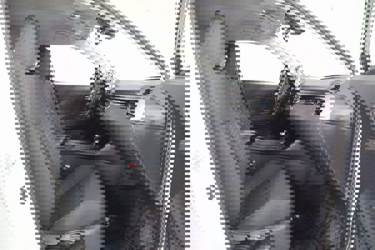 Used 2021 Toyota C-HR LE image 10