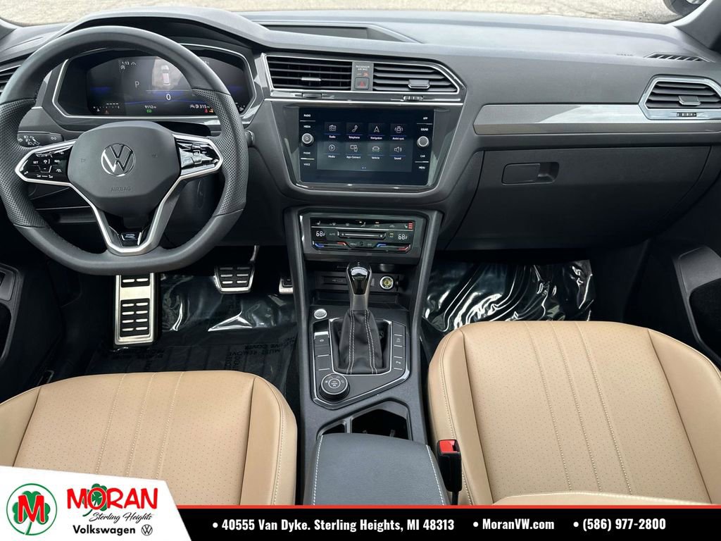 Used 2024 Volkswagen Tiguan SE R-Line AWD/4WD image 17