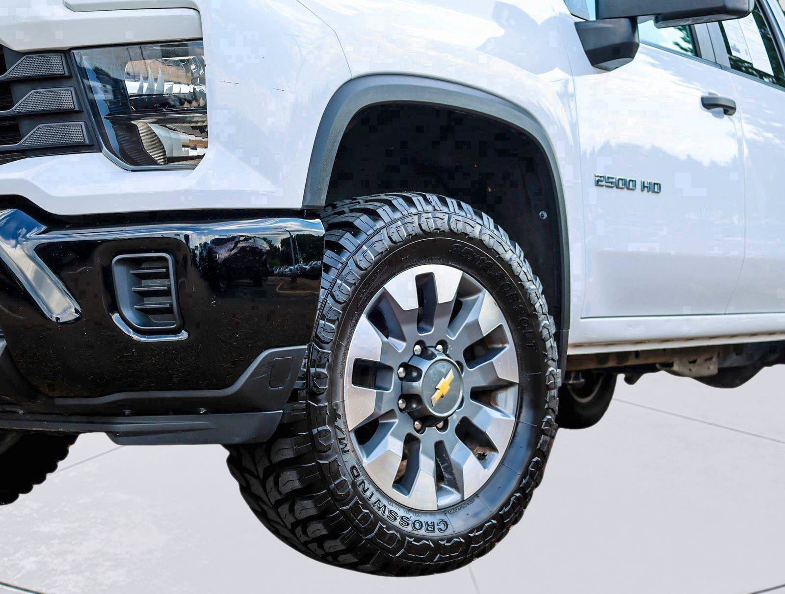 Used 2024 Chevrolet Silverado 2500 Custom w/ Custom Convenience Package AWD/4WD image 2