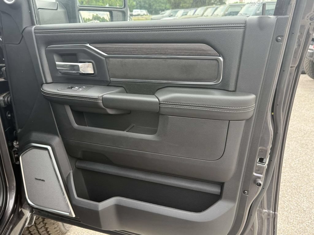 New 2026 RAM 2500 Laramie AWD/4WD image 22