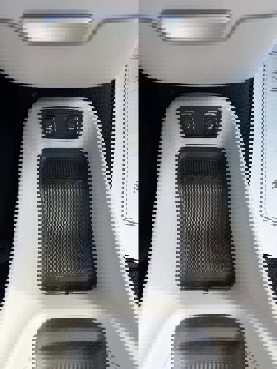 Used 2017 Chrysler Pacifica Platinum image 18