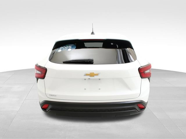 Certified 2025 Chevrolet Trax LS FWD image 8