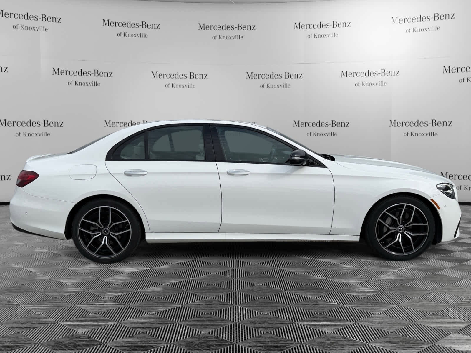 Used 2022 Mercedes-Benz E 350 Sedan image 6