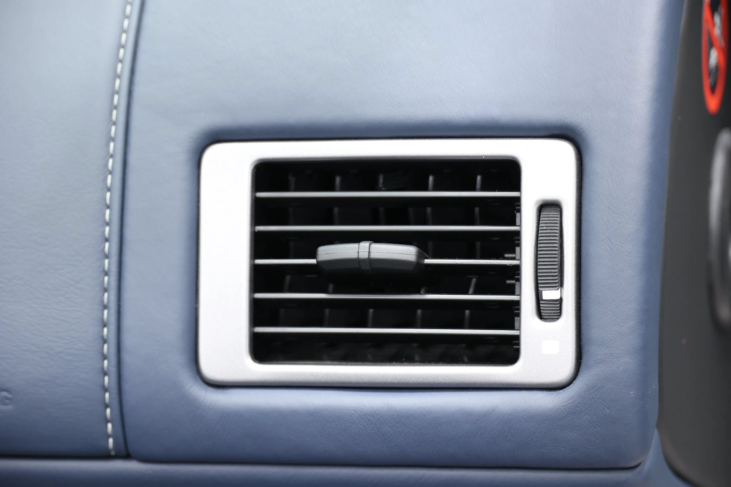 Used 2012 Aston Martin Virage Volante RWD image 85