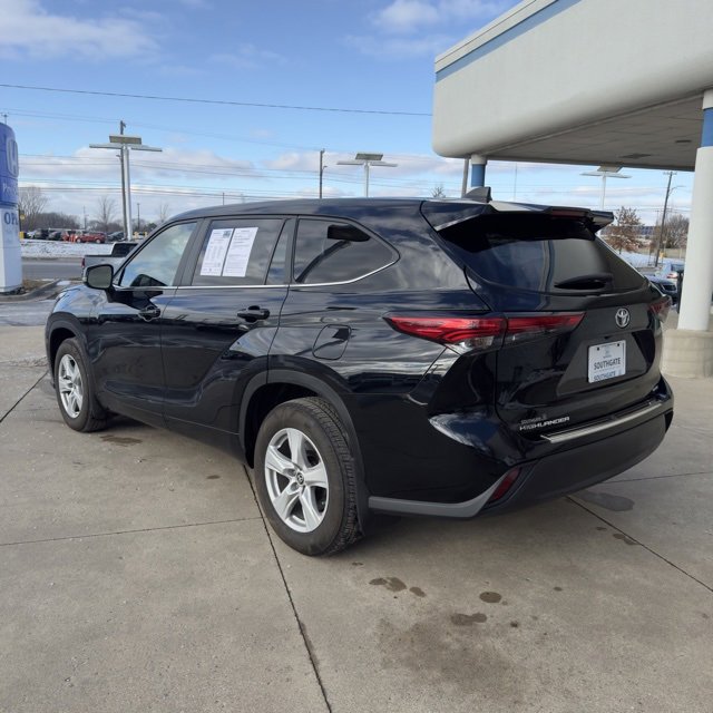 Used 2023 Toyota Highlander L image 5
