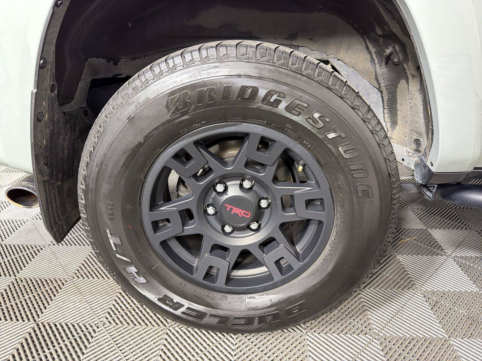 Used 2023 Toyota 4Runner TRD Off-Road Premium w/ Off Road Premium Plus Package AWD/4WD image 15