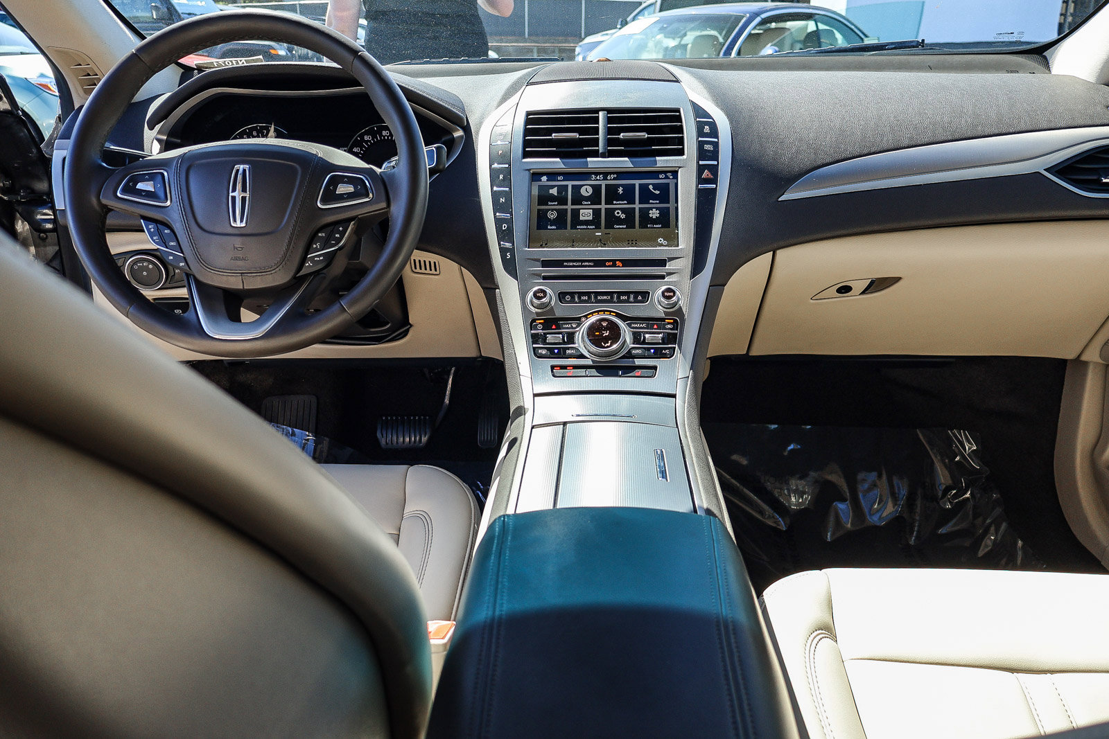 Used 2017 Lincoln MKZ Premiere image 8