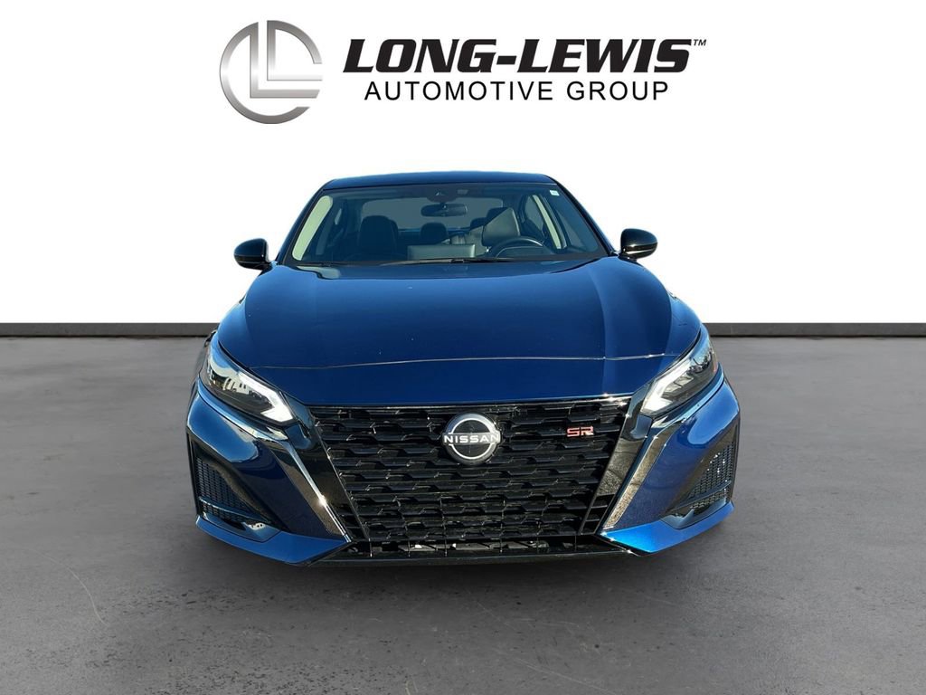 Used 2024 Nissan Altima 2.5 SR w/ SR Premium Package image 11