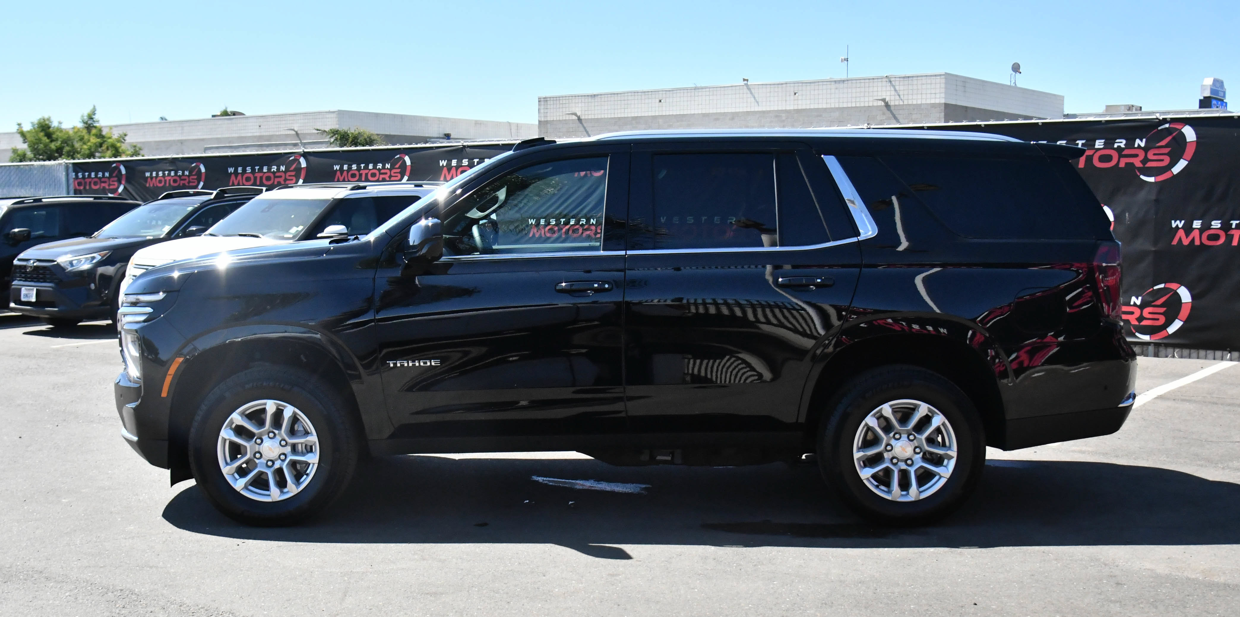 Used 2025 Chevrolet Tahoe LT AWD/4WD image 4