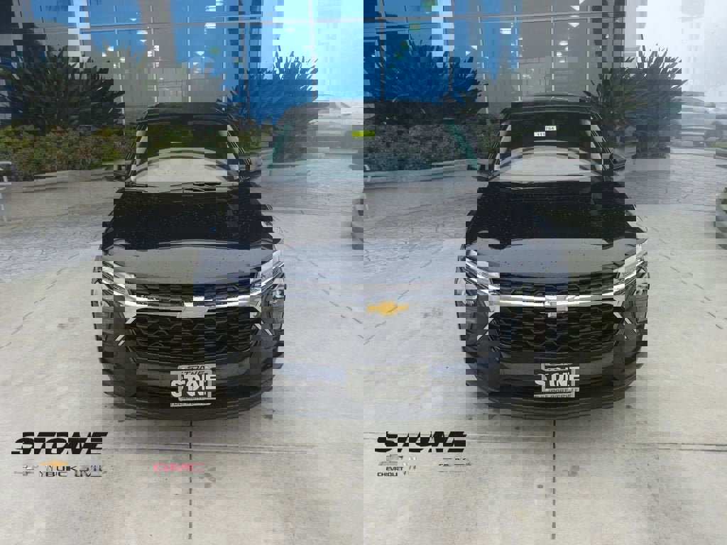 New 2026 Chevrolet Trax LS image 2