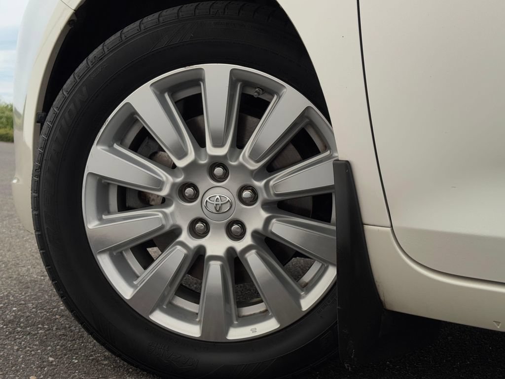 Certified 2017 Toyota Sienna Limited Premium AWD/4WD image 26