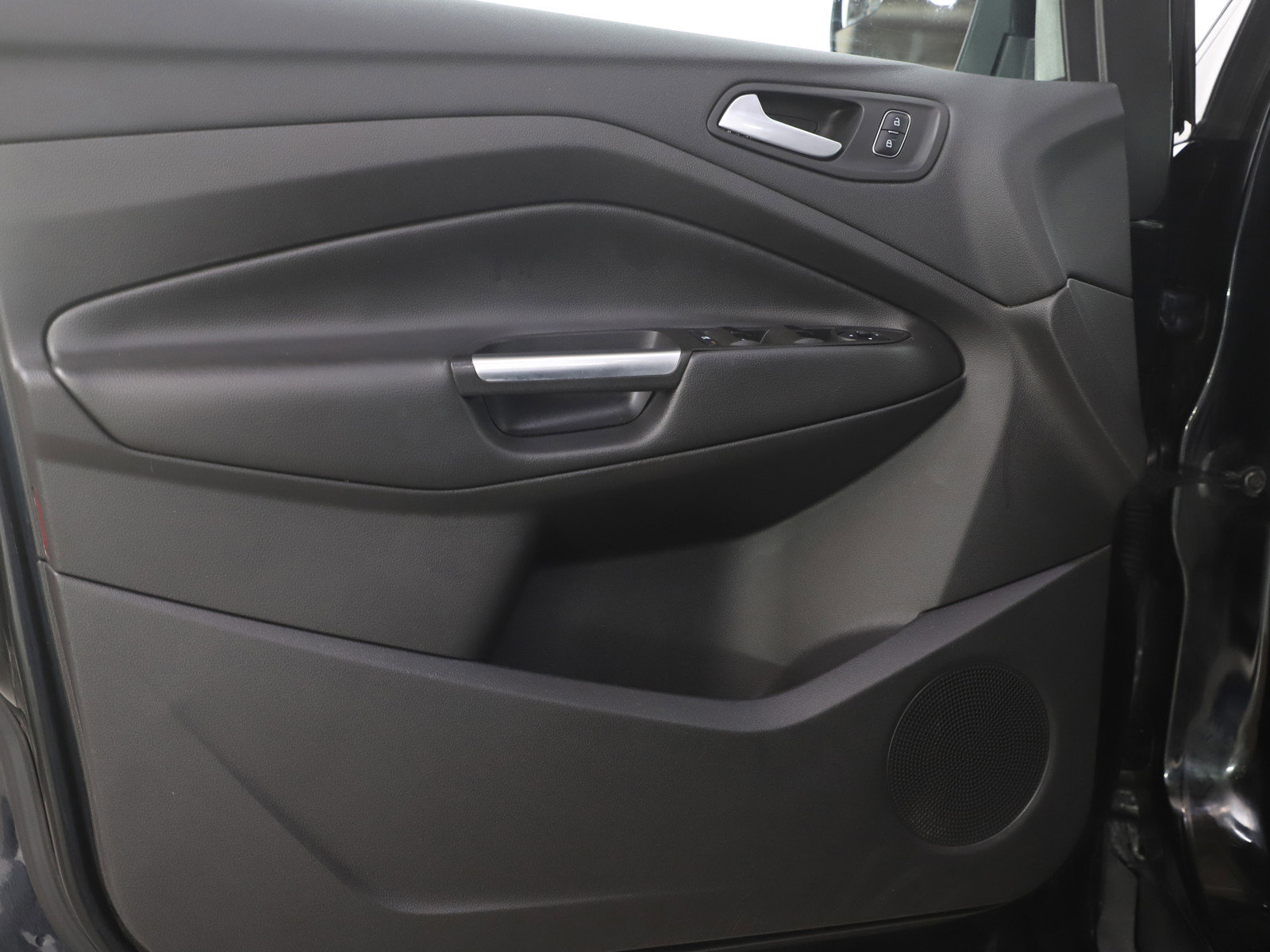 Used 2017 Ford Escape SE FWD image 18