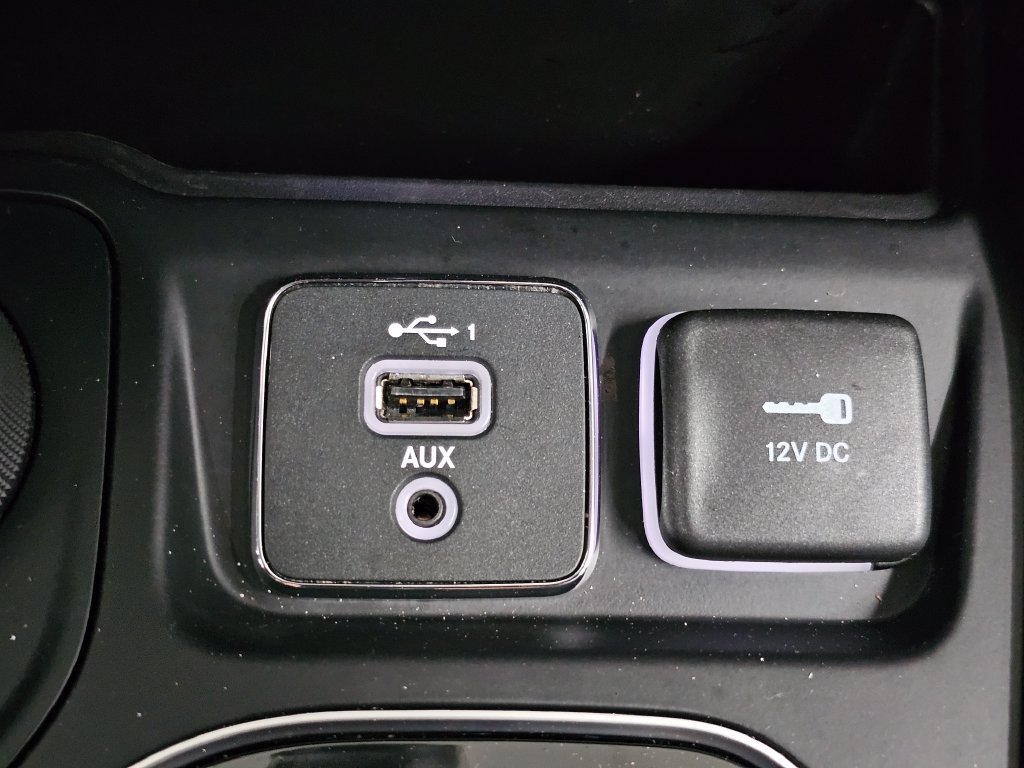 Used 2020 Jeep Cherokee Limited AWD/4WD image 19
