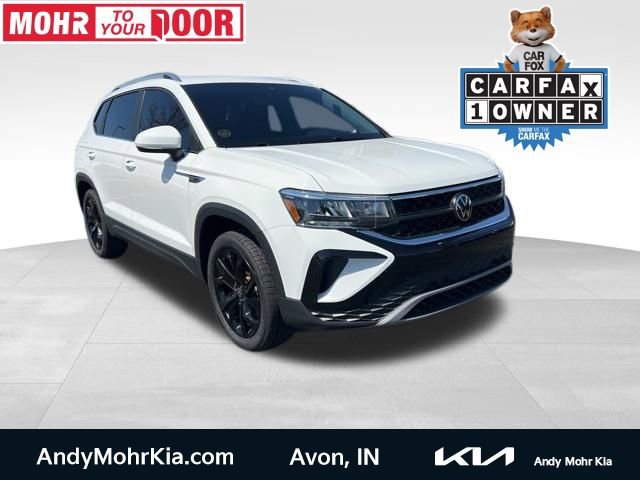 Used 2023 Volkswagen Taos SE image 1