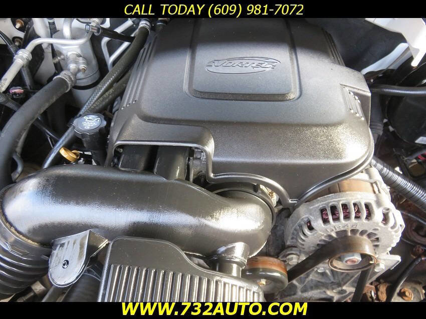 Used 2011 Chevrolet Tahoe LT w/ Regional Value Package image 15