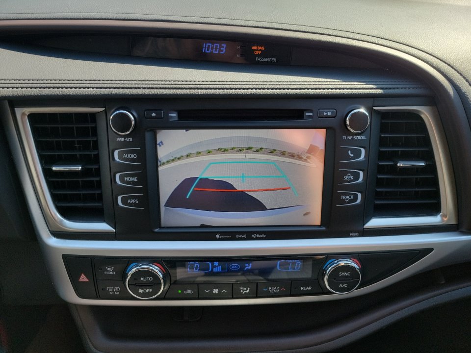 Used 2019 Toyota Highlander Plus FWD image 19