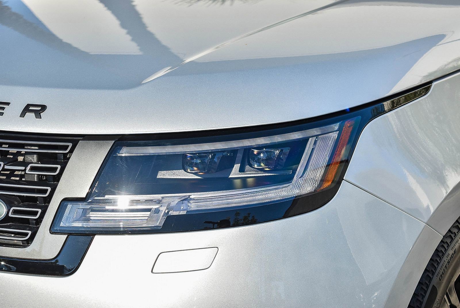 Used 2025 Land Rover Range Rover SE image 9