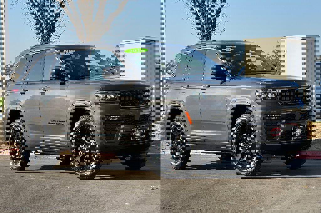 New 2026 Jeep Grand Cherokee Limited image 2