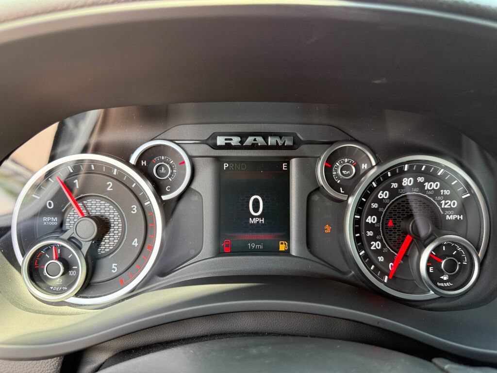 New 2026 RAM 3500 Tradesman AWD/4WD image 31