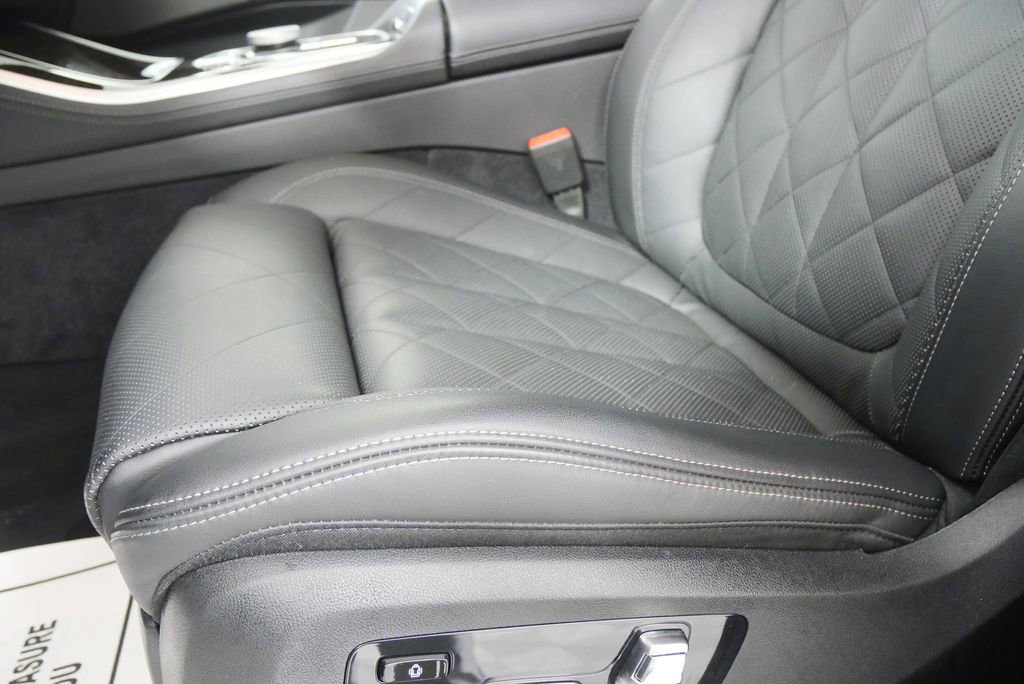 Certified 2025 BMW X5 xDrive40i image 9