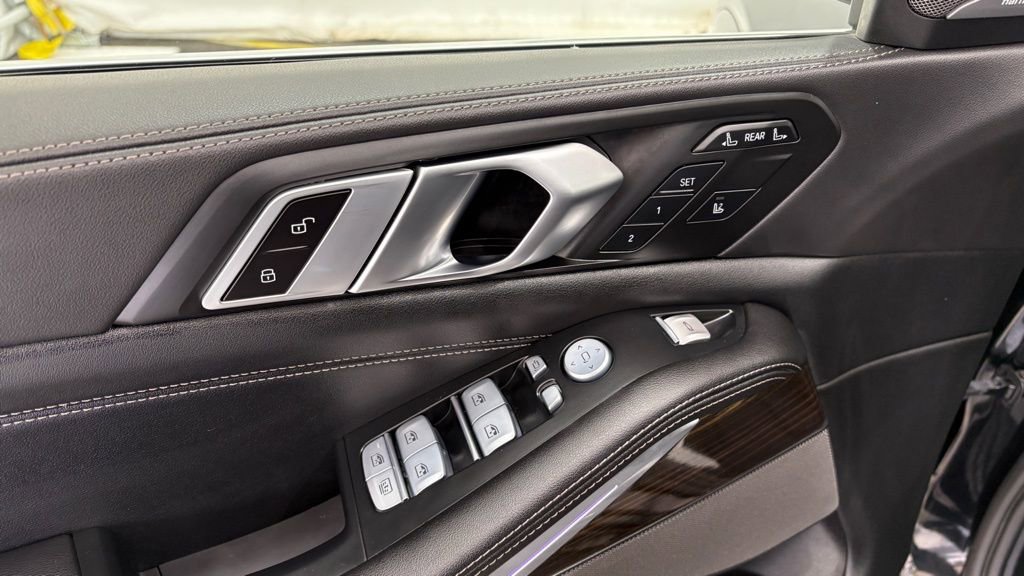 Used 2023 BMW X7 xDrive40i image 20