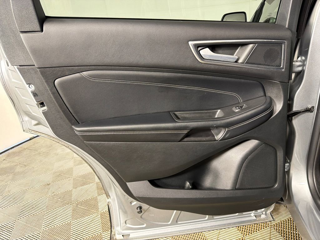 Used 2023 Ford Edge Titanium AWD/4WD image 22
