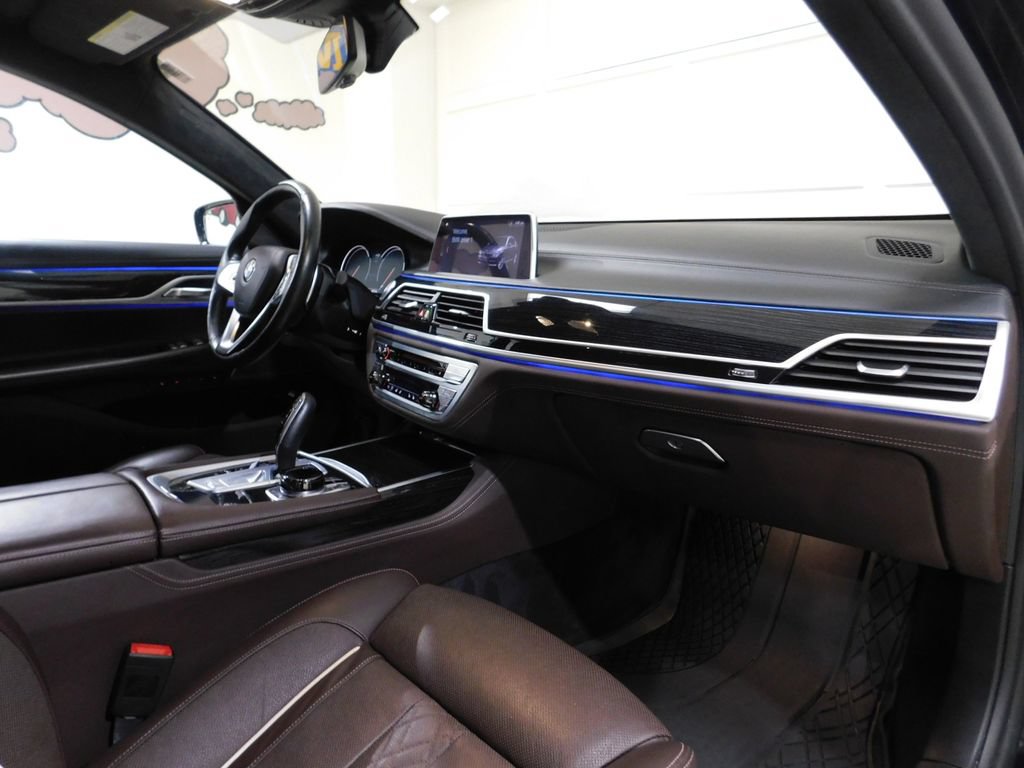 Used 2019 BMW 750i xDrive AWD/4WD image 69