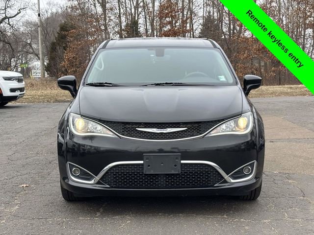 Used 2020 Chrysler Pacifica Touring image 32