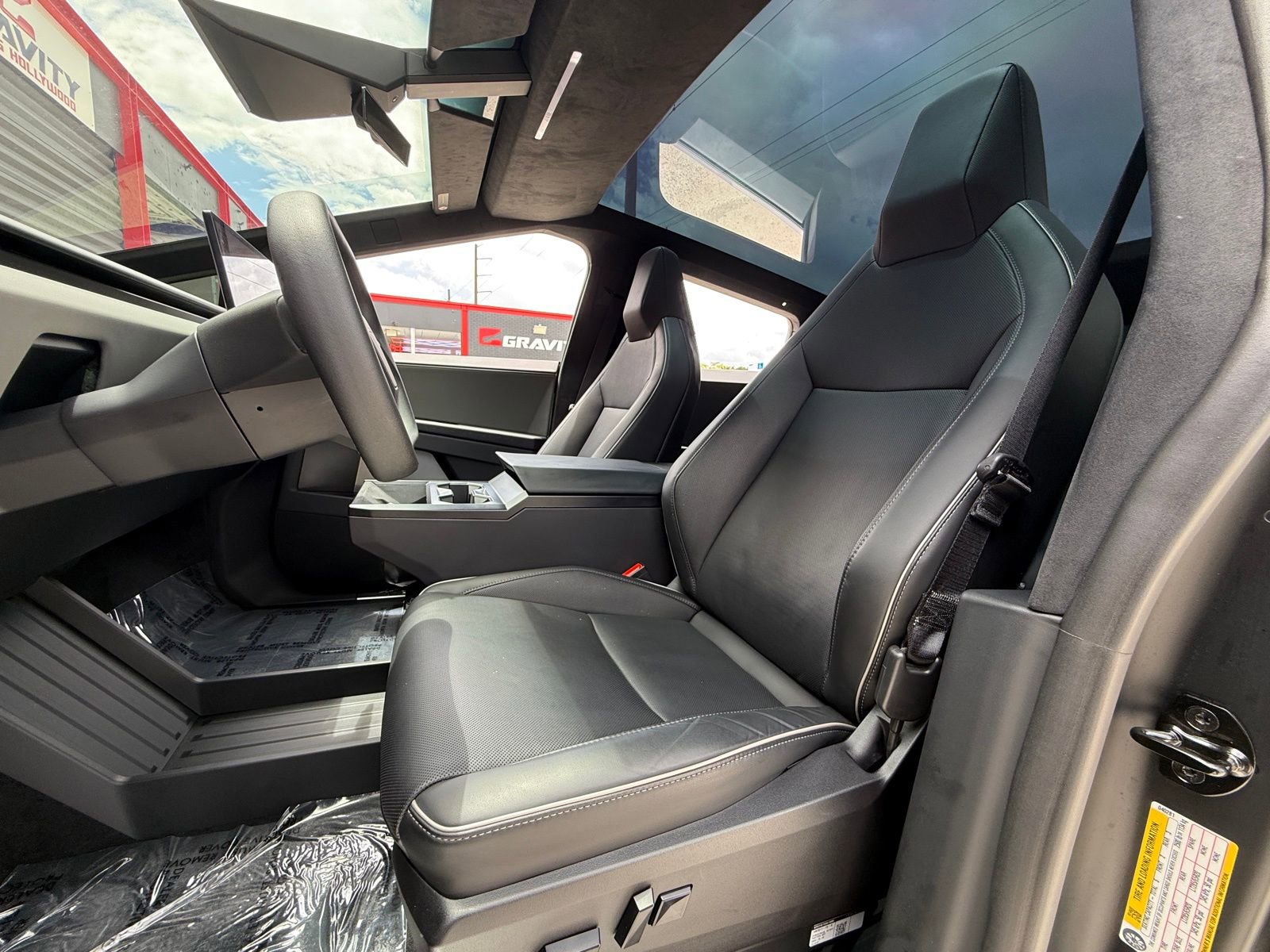 Used 2024 Tesla Cybertruck AWD Crew Cab image 15