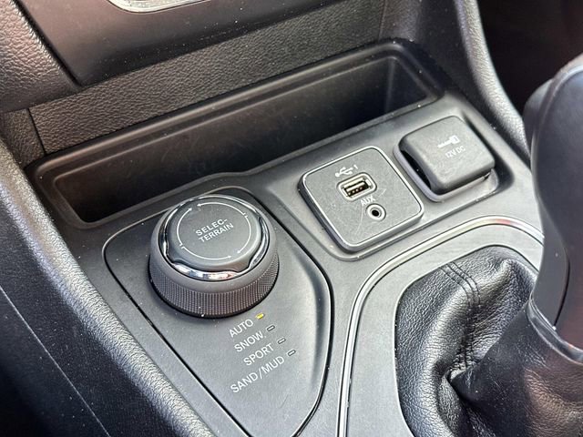 Used 2022 Jeep Cherokee Latitude Lux image 25