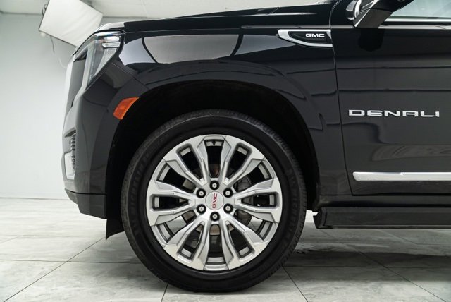 Used 2023 GMC Yukon XL Denali image 33
