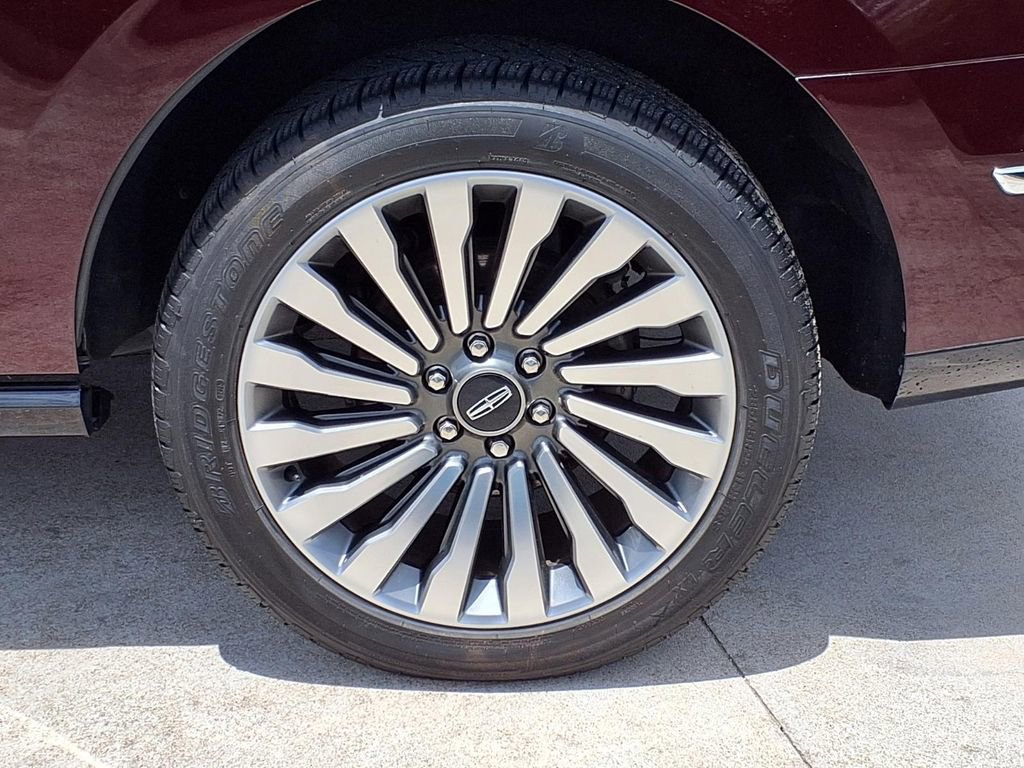 Used 2019 Lincoln Navigator Reserve AWD/4WD image 27