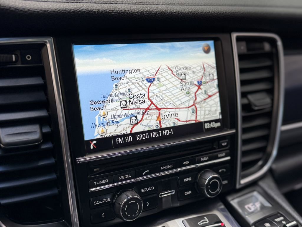 Used 2015 Porsche Panamera image 40