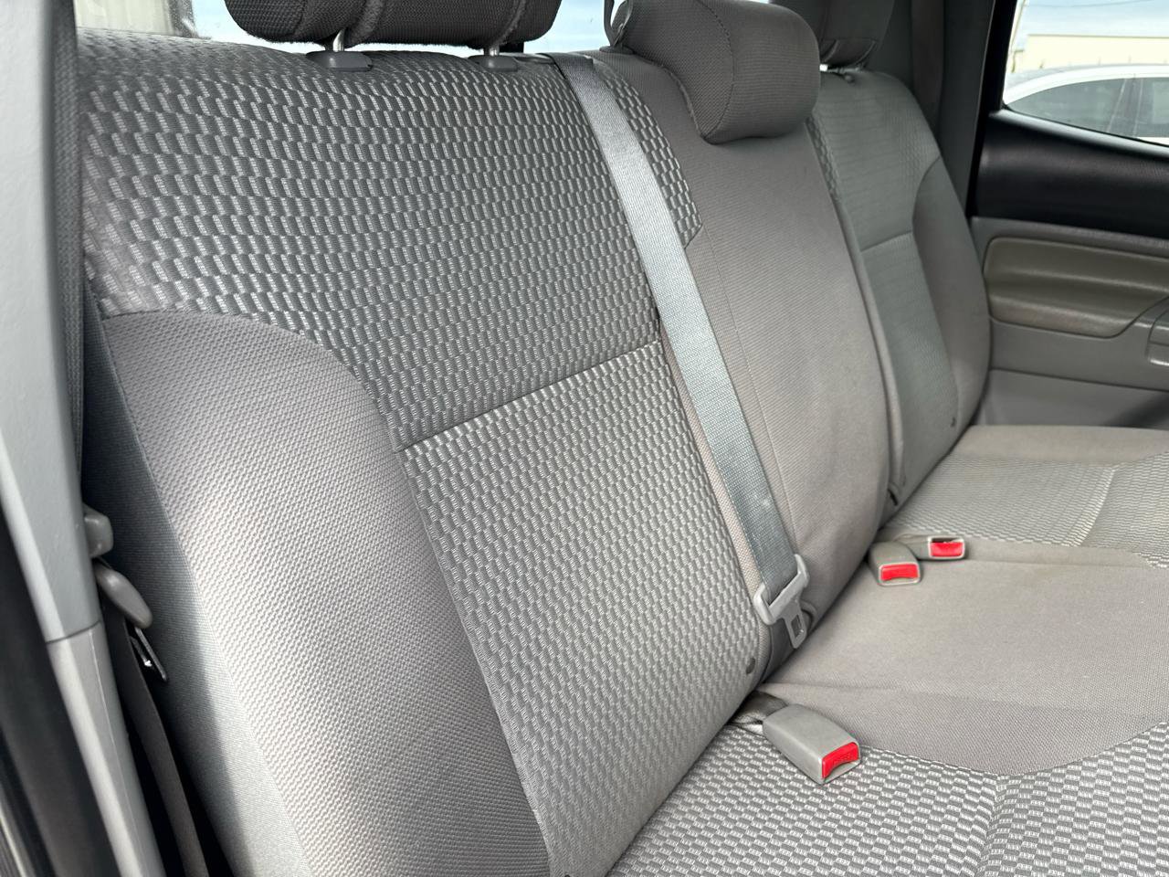 Used 2014 Toyota Tacoma 4x4 Double Cab w/ SR5 Package image 36