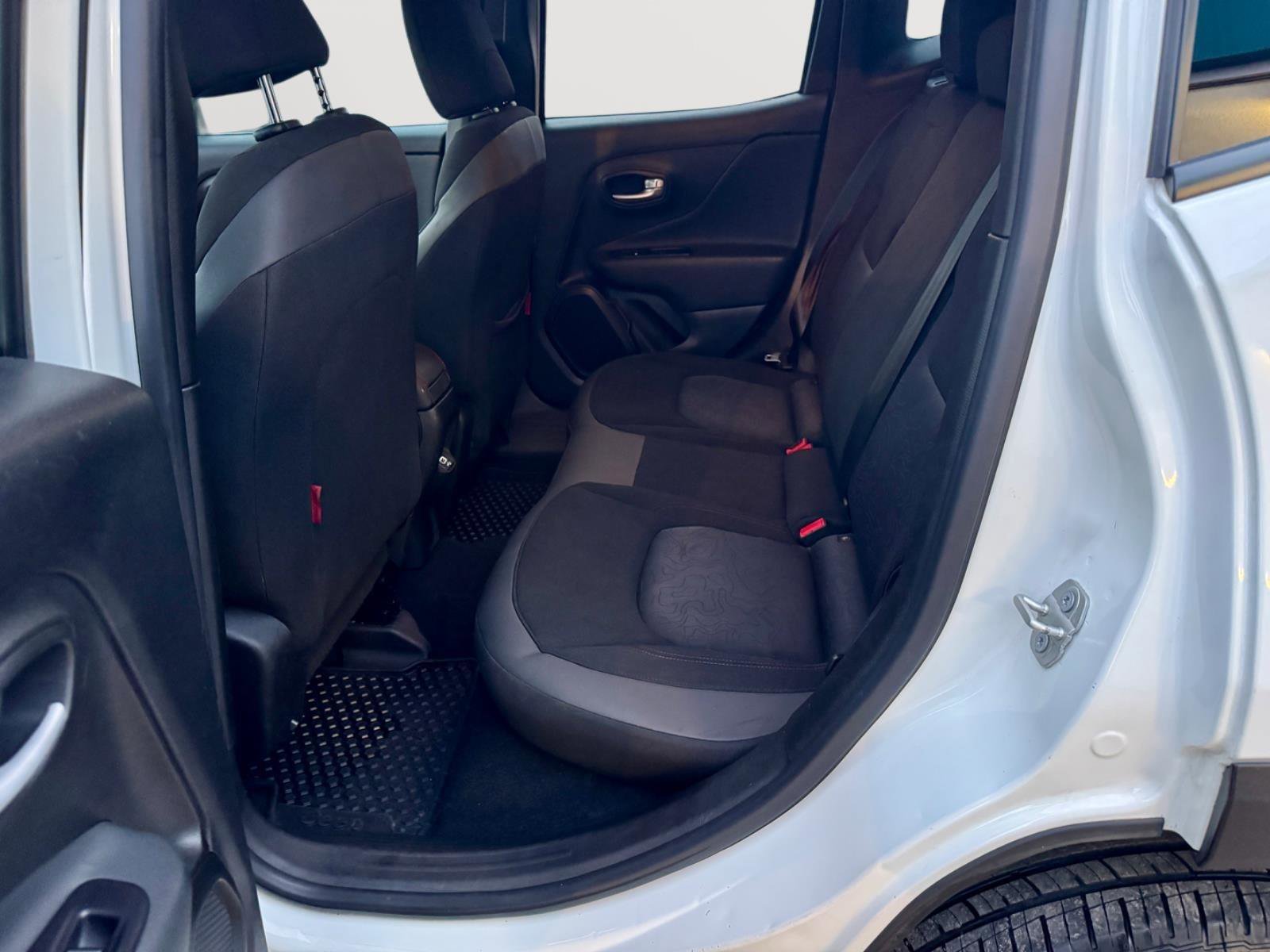 Used 2023 Jeep Renegade Trailhawk image 20