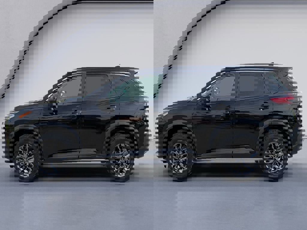 Used 2023 Nissan Rogue S image 2