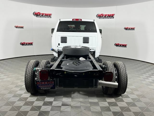 New 2026 RAM 5500 Tradesman AWD/4WD image 7