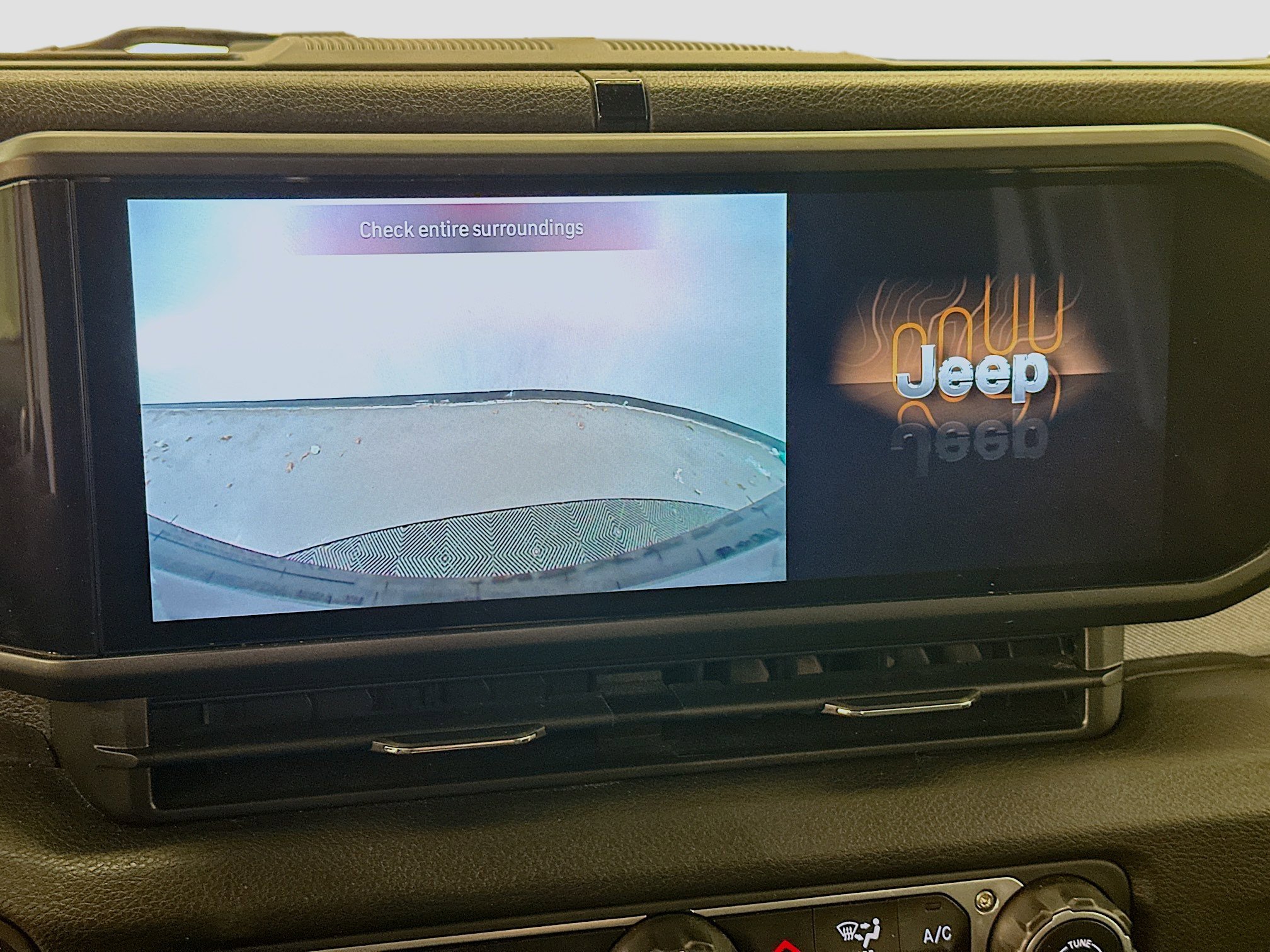 Used 2025 Jeep Wrangler Sport S image 23