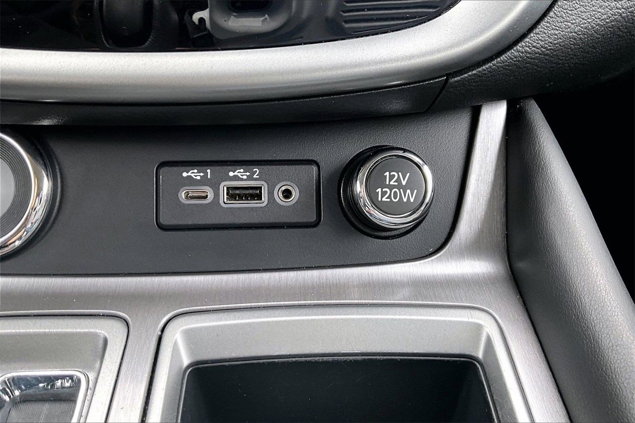 Used 2023 Nissan Murano SV w/ Cargo Package image 16