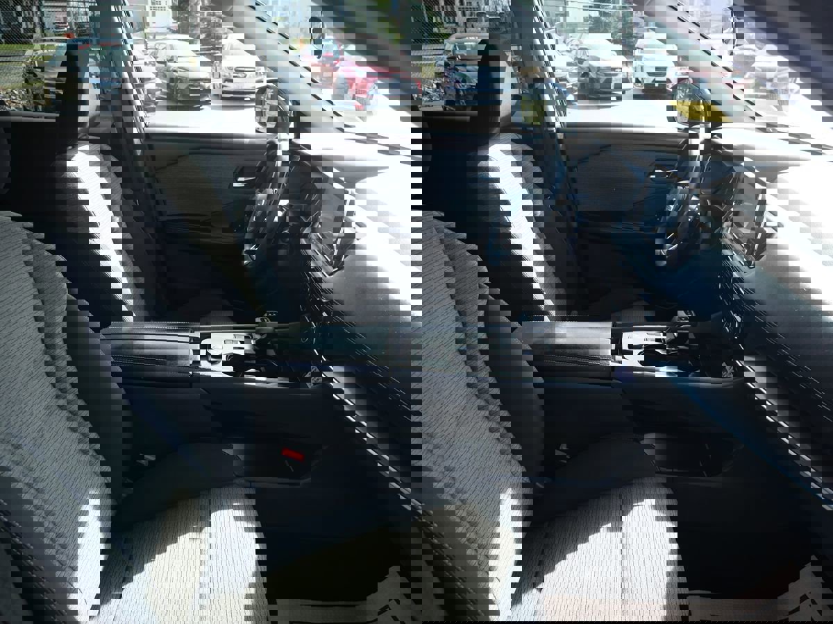 Used 2021 Nissan Rogue SV image 17